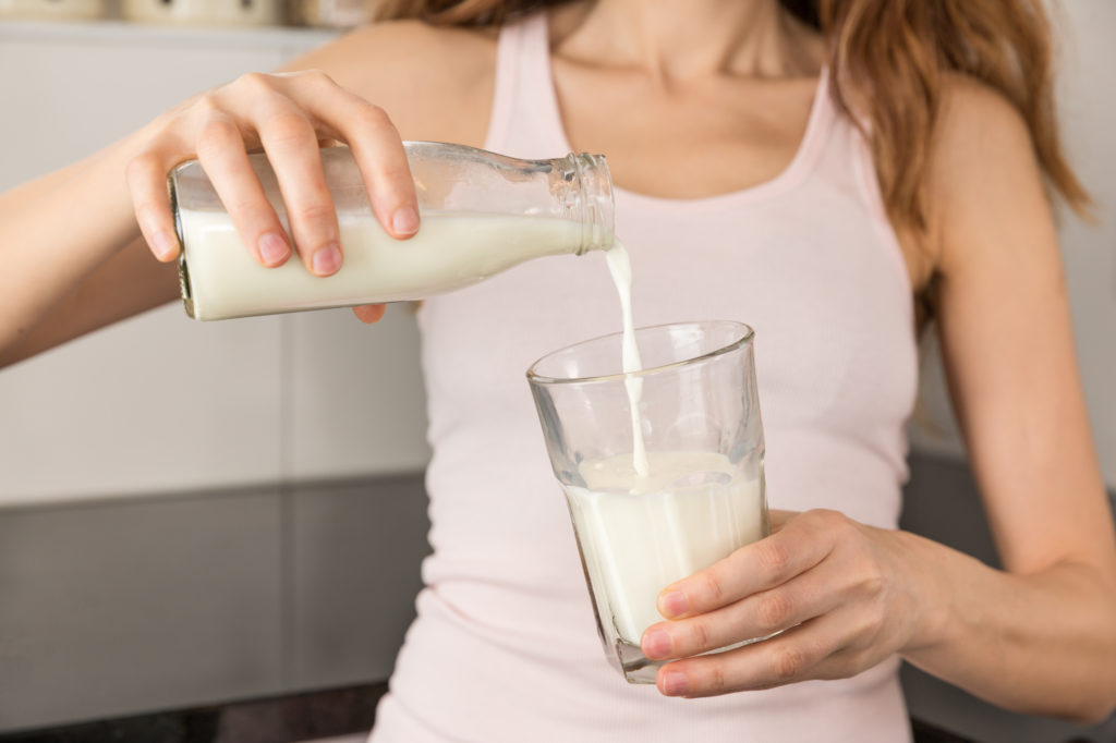 does-milk-cause-acne-bestfoodfacts